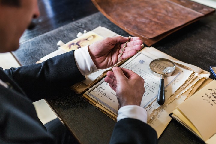 1890 - rekvizity v seriáli